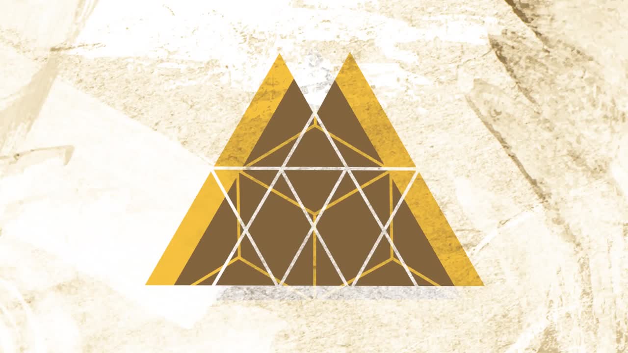 텍스처 된 갈색 배경에 대하여 쌓인 삼각형 디자인