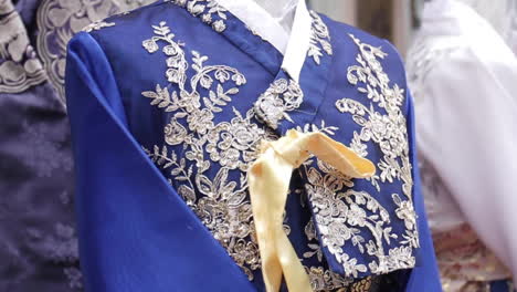 Hanbok-En-Exhibición-En-Seúl,-Corea-Del-Sur