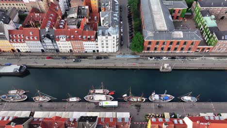 Nyhavn,-Distrito-Antiguo-De-La-Ciudad-De-Copenhague,-Dinamarca