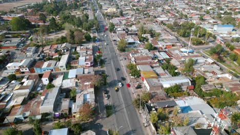 Suburbios-De-Santiago-De-Chile-Vista-Aérea-Del-Parque-Verde,-Zona-Residencial-En-Otoño