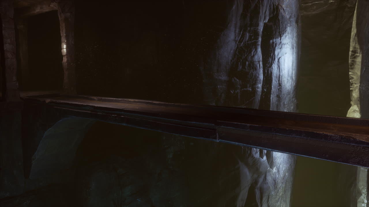 지하 세계 에 있는 오래된 돌 다리