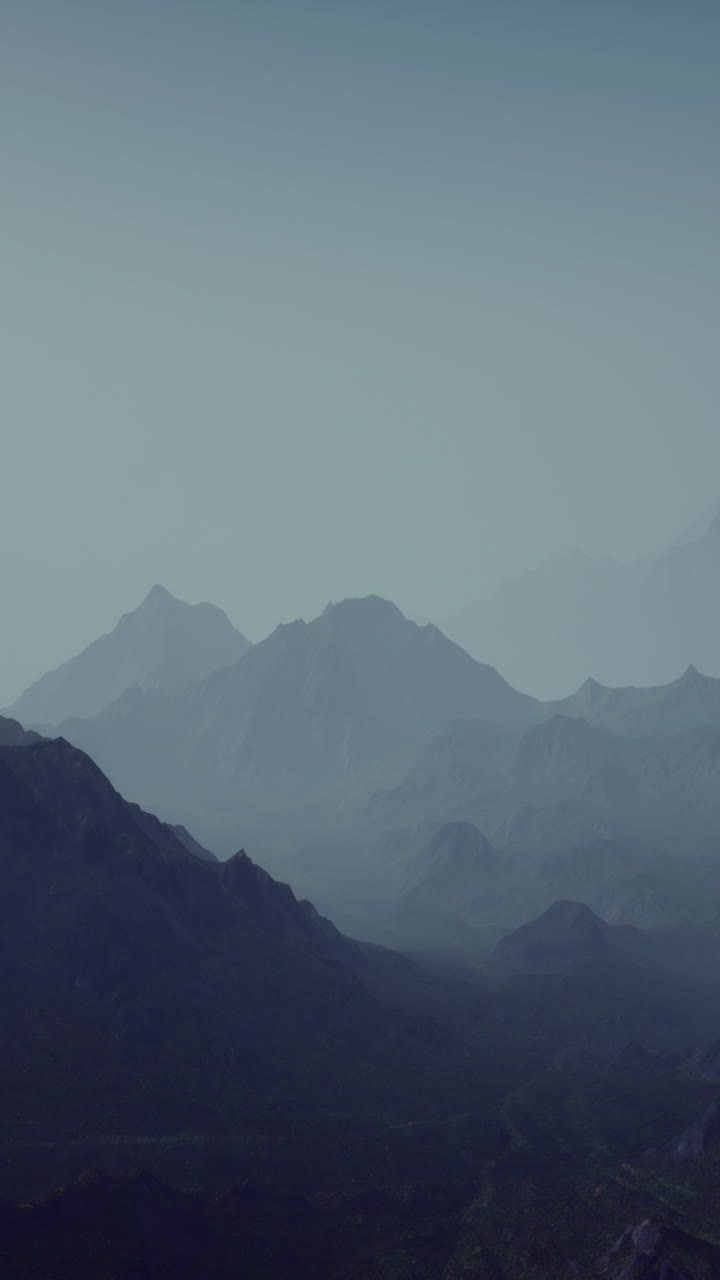 안개 가 가득 한 산맥