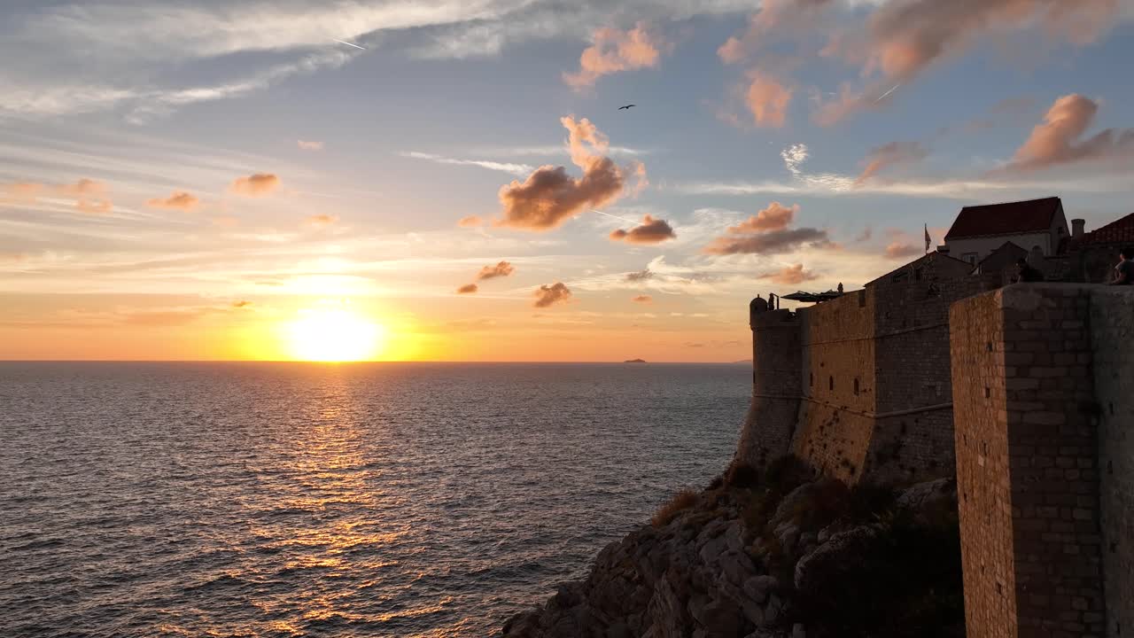 두브로브니크 성벽 위의 일몰
