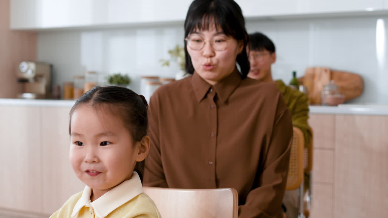 부에서 행복한 가족