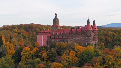 castillo de walbrzych en la baja silesia, polonia #8