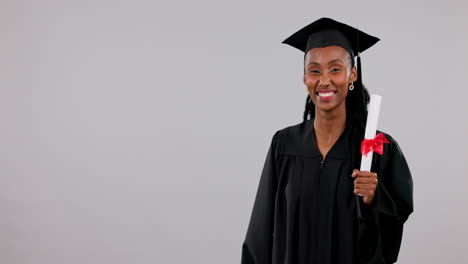 Happy-black-woman,-graduation