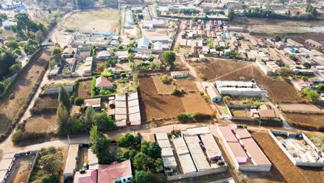 vista aérea de un avión no tripulado del asentamiento rural de kenia