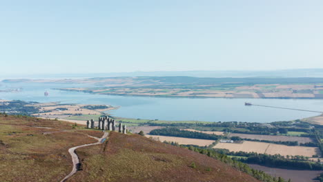 Fyrish-Denkmal-Mit-Blick-Auf-Den-Cromarty-Firth,-Schottland