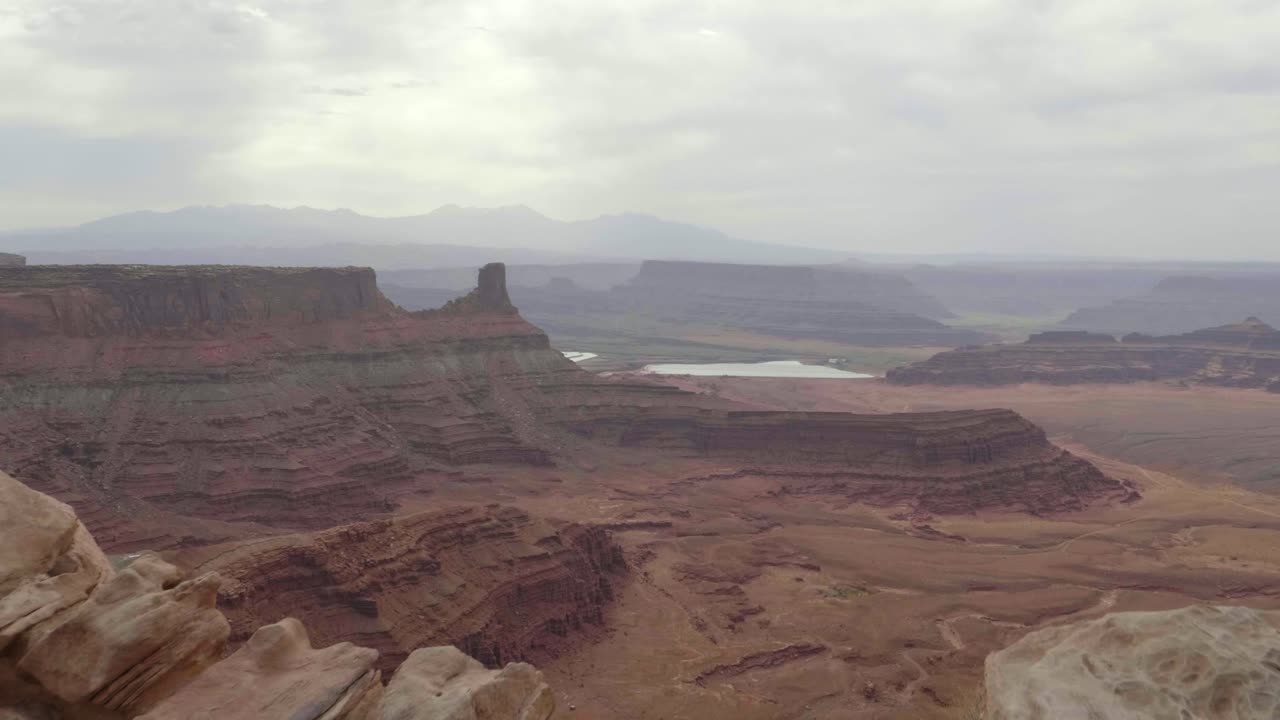 Revealing a sandstone tower and potash mine at Dead Horse Point State Park