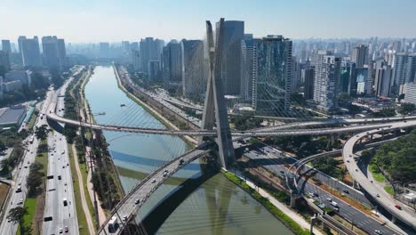 Kabelbrücke-In-Der-Innenstadt-Von-Sao-Paulo,-Brasilien