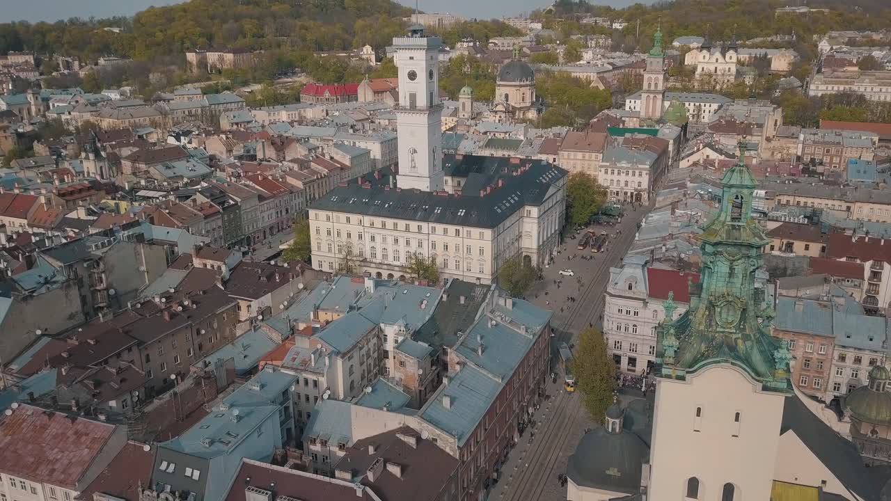항공 도시 lviv, 우크라이나. 유럽 도시. 도시의 인기 있는 지역. 시청