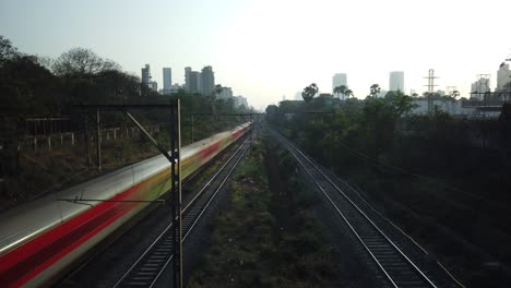 timelapse de los trenes locales de mumbai