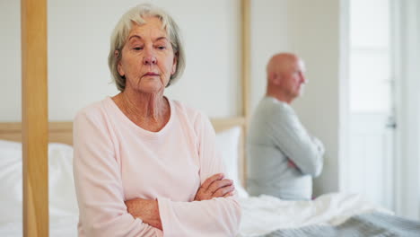 Divorcio,-Conflicto-Y-Pareja-De-Ancianos-En-El-Dormitorio
