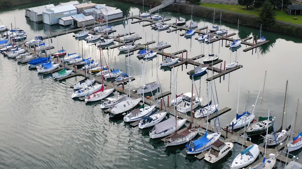 drones y botes fluviales con capuchón 4k 30fps