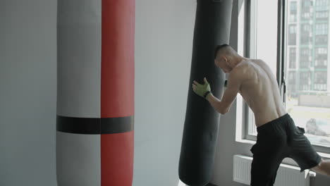 men boxing training session