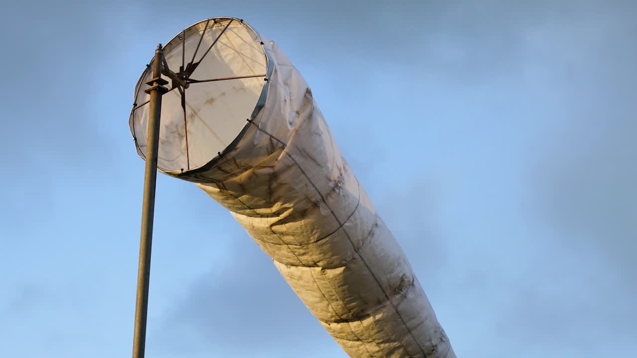 바람에 흔들리는 풍차