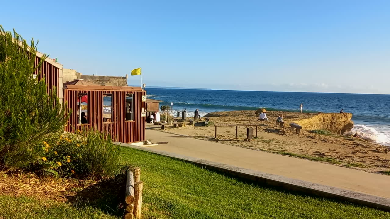 사람 들 과 함께 있는 아름다운 해변 장면