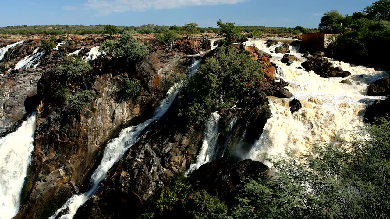 ruacana cae en el río kunene en el norte de namibia