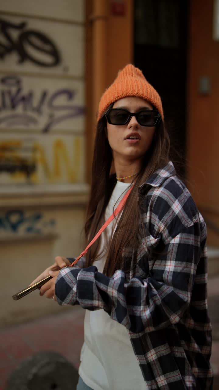 retrato de moda de una mujer de estilo callejero