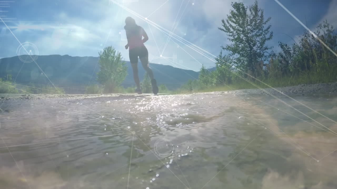 연결 네트워크의 애니메이션과 데이터 처리가 여성이 달리고 있습니다.