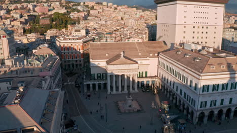 teatro carlo felice, el principal teatro de ópera de génova en piazza de ferrari