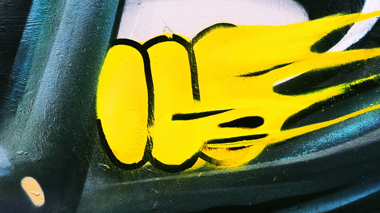 Graffiti su una recinzione. Disegno astratto