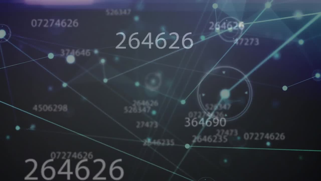 animación de la red de conexiones, números cambiantes y senderos de luz contra un fondo negro