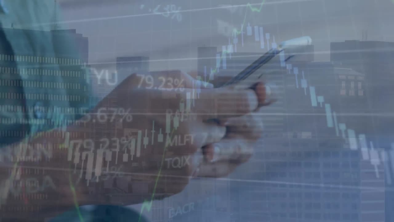 animazione dell'elaborazione dei dati finanziari su uomini che utilizzano smartphone