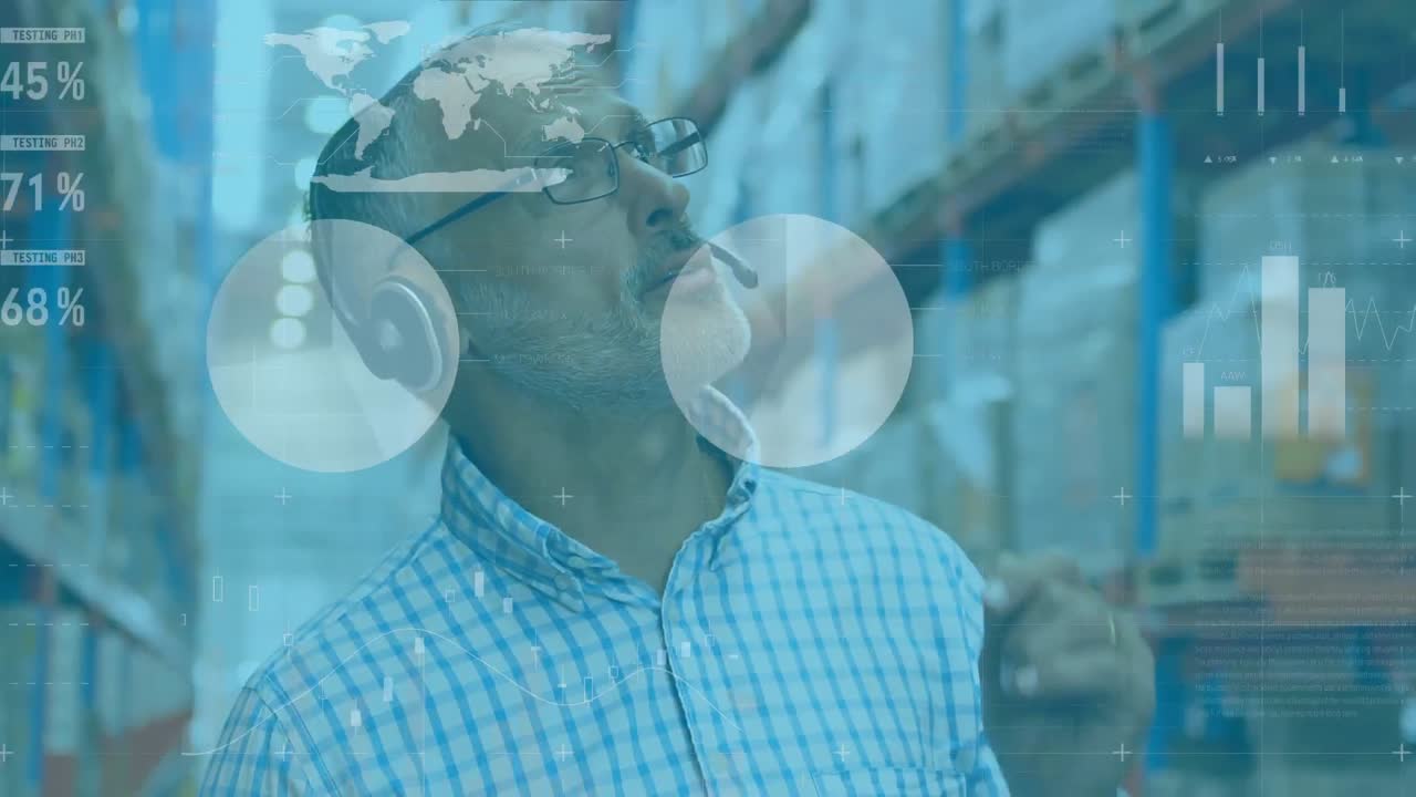 animación de un hombre caucásico trabajando en un almacén sobre datos p