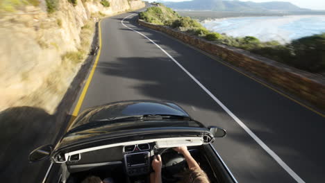 Paar-Fährt-Cabriolet,-Kapstadt,-Südafrika,-Steadicam-Aufnahme
