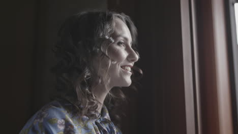 la mujer de la ventana.