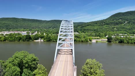 4K-drone-footage-of-Shelby-Rhinehart-Bridge-in-South-Pittsburg,-Tennessee