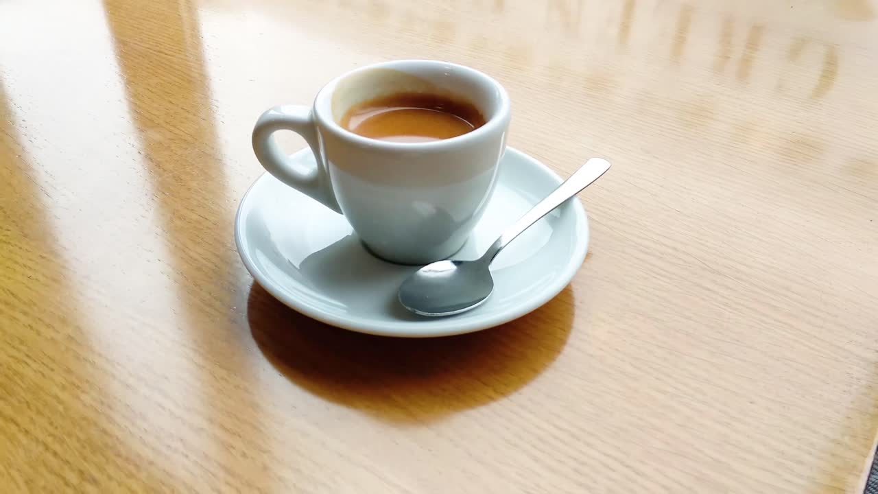 아침 커피 한 잔