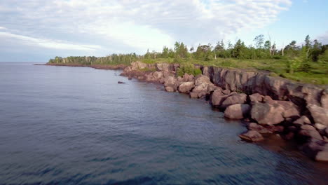 Aerial-Shot:-Rocky-Coast-Of-Lake-Superior