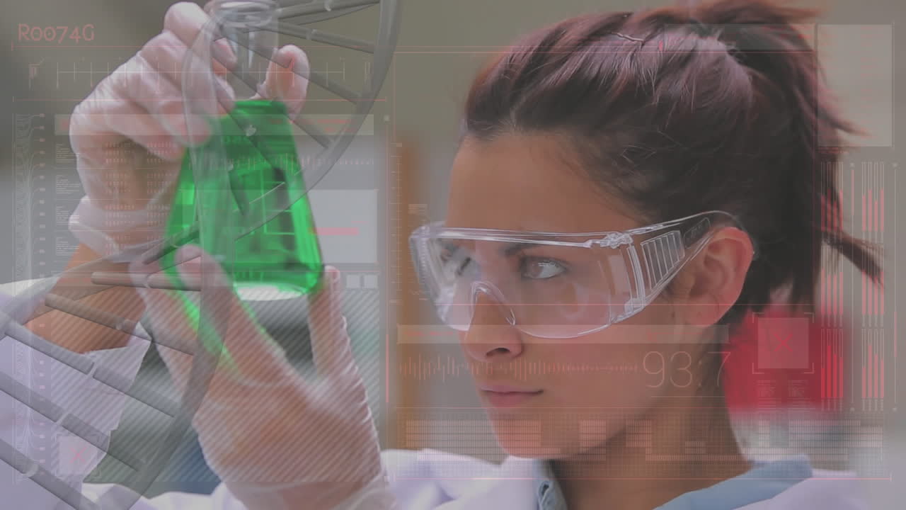 científico estudiando un líquido en un frasco