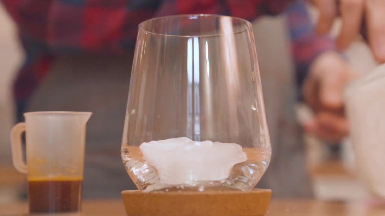 preparación de café helado