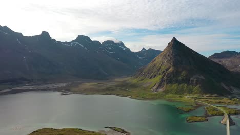 Fredvang-Puentes-Panorama-Islas-Lofoten