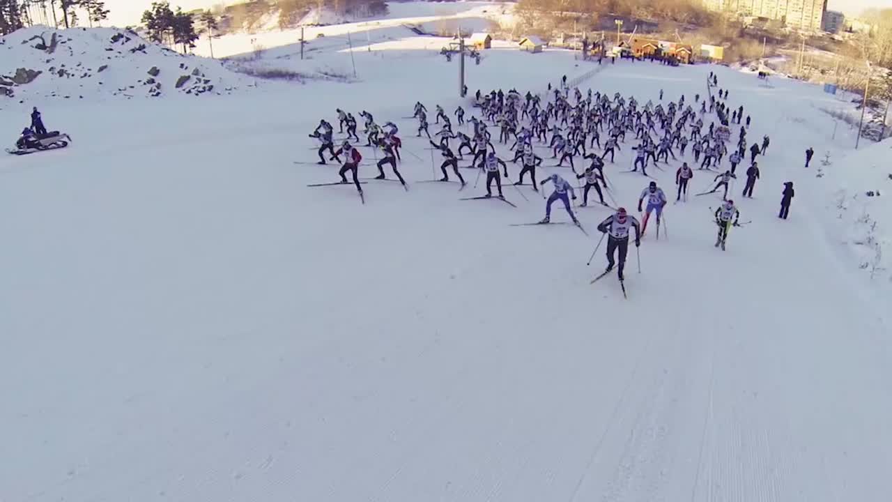 큰 크로스컨트리 스키 경주