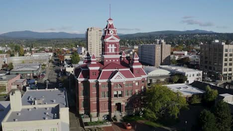 exterior del complejo de ladrillo rojo del museo whatcom en bellingham, washington, estados unidos