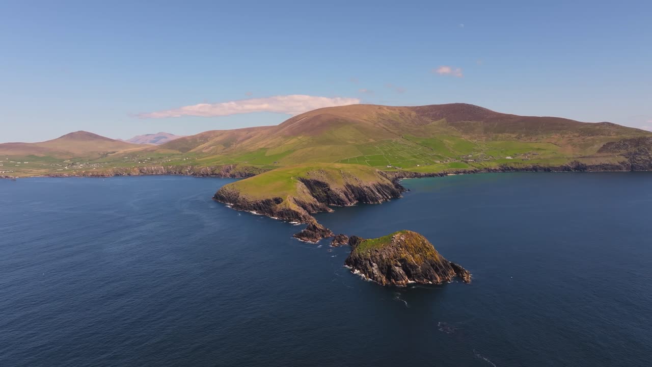 4K Cinematic Drone Footage of Dunmore Head - Dingle Co.Kerry - Ireland 03