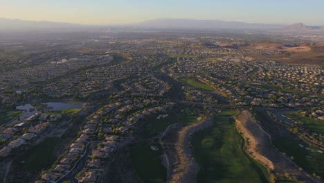 Vista-Aérea-De-La-Expansión-Suburbana-Cerca-De-Las-Vegas-Nevada-3