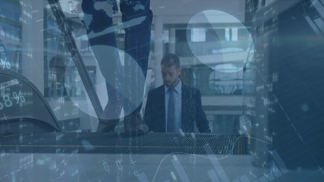 animazione dell'elaborazione dei dati finanziari su diversi uomini d'affari in ufficio