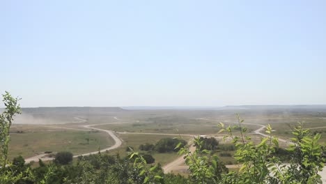 Vista-Abierta-De-Los-Campos-De-Entrenamiento-Militar-Durante-El-Ejercicio