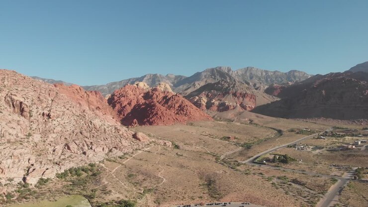 Periferie e sentieri della Red Rock Mountain. Vicino all'Area di Conservazione Nazionale Red Rock, Las Vegas, Nevada.