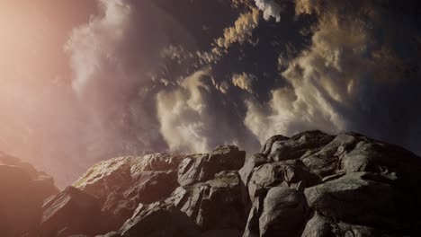 Hermosa vista sobre cloudscape y montañas