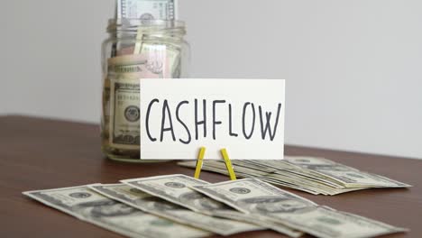 concept of positive cash flow and money coming in