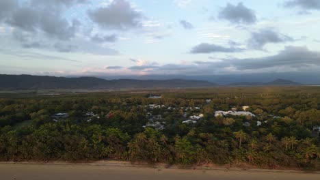 Donde-La-Selva-Tropical-Se-Encuentra-Con-El-Océano