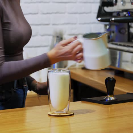barista working in coffee shop