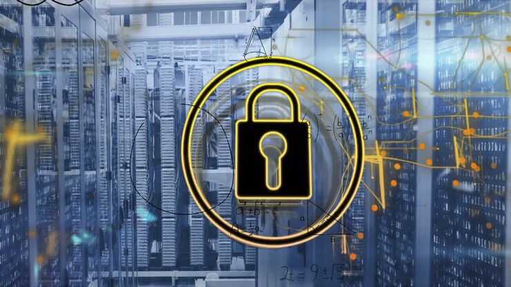 Animazione di un'icona di lucchetto di sicurezza, scie luminose gialle ed equazioni matematiche su una sala server