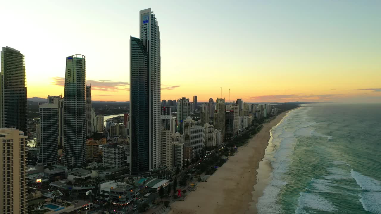 Panoramica, Tramonto a Surfers Paradise, Cieli dorati, Torri residenziali